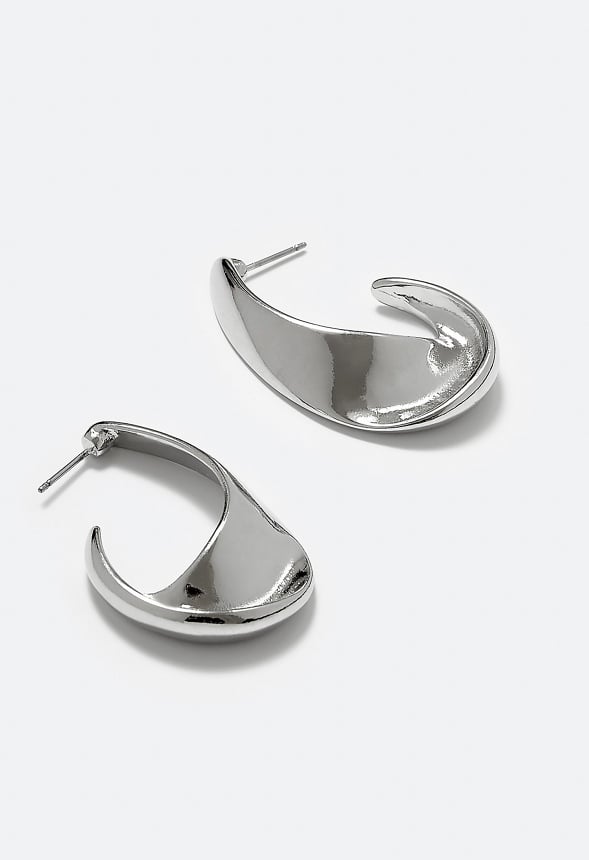 Tess Elongated Metal Hoop Earrings Silver