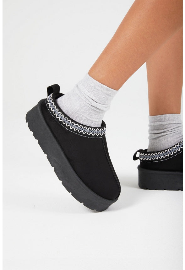 Manu Fuzzie Black