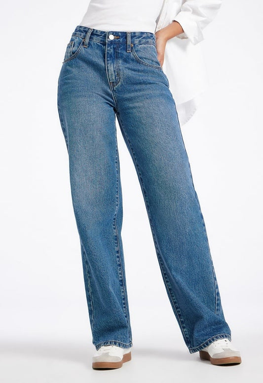 Billie Mid Rise Straight Leg Jeans Frequency