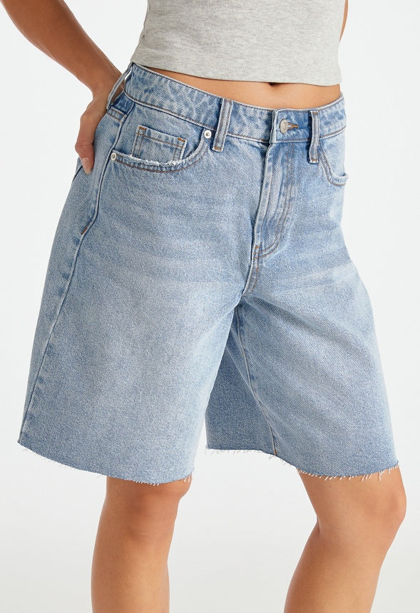 Bermuda Shorts Medium Light Wash